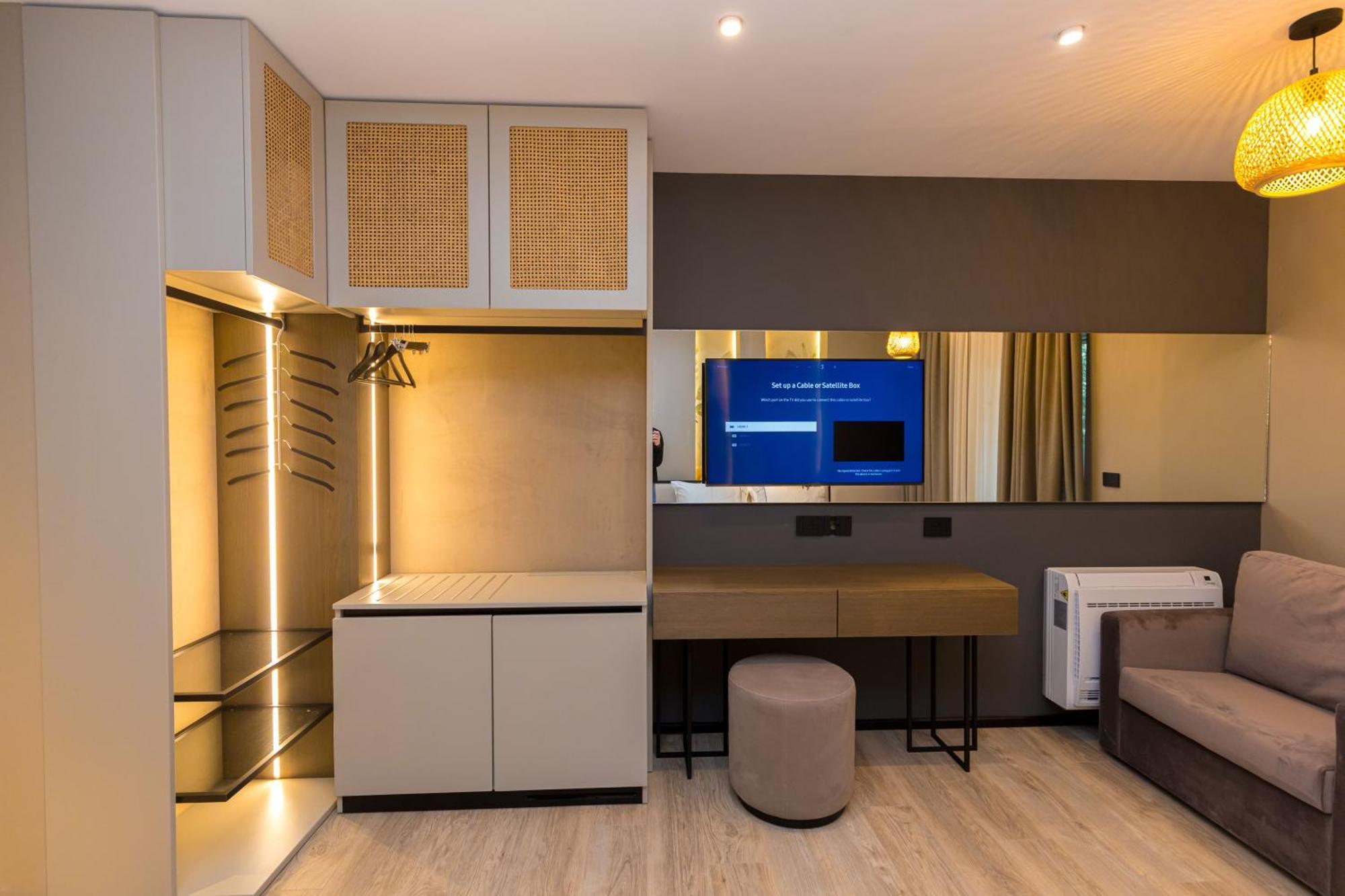 Diora'S Hotel And Apartments Vlorë Δωμάτιο φωτογραφία