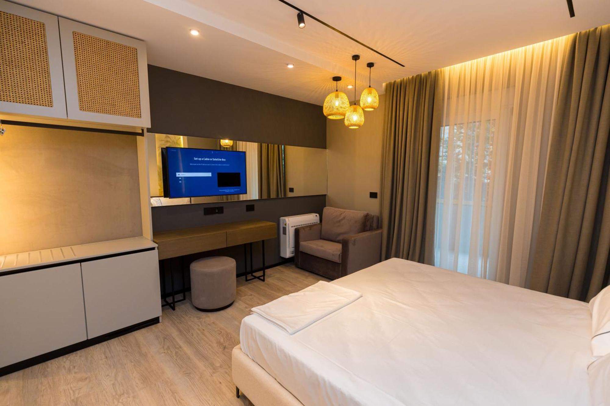 Diora'S Hotel And Apartments Vlorë Δωμάτιο φωτογραφία