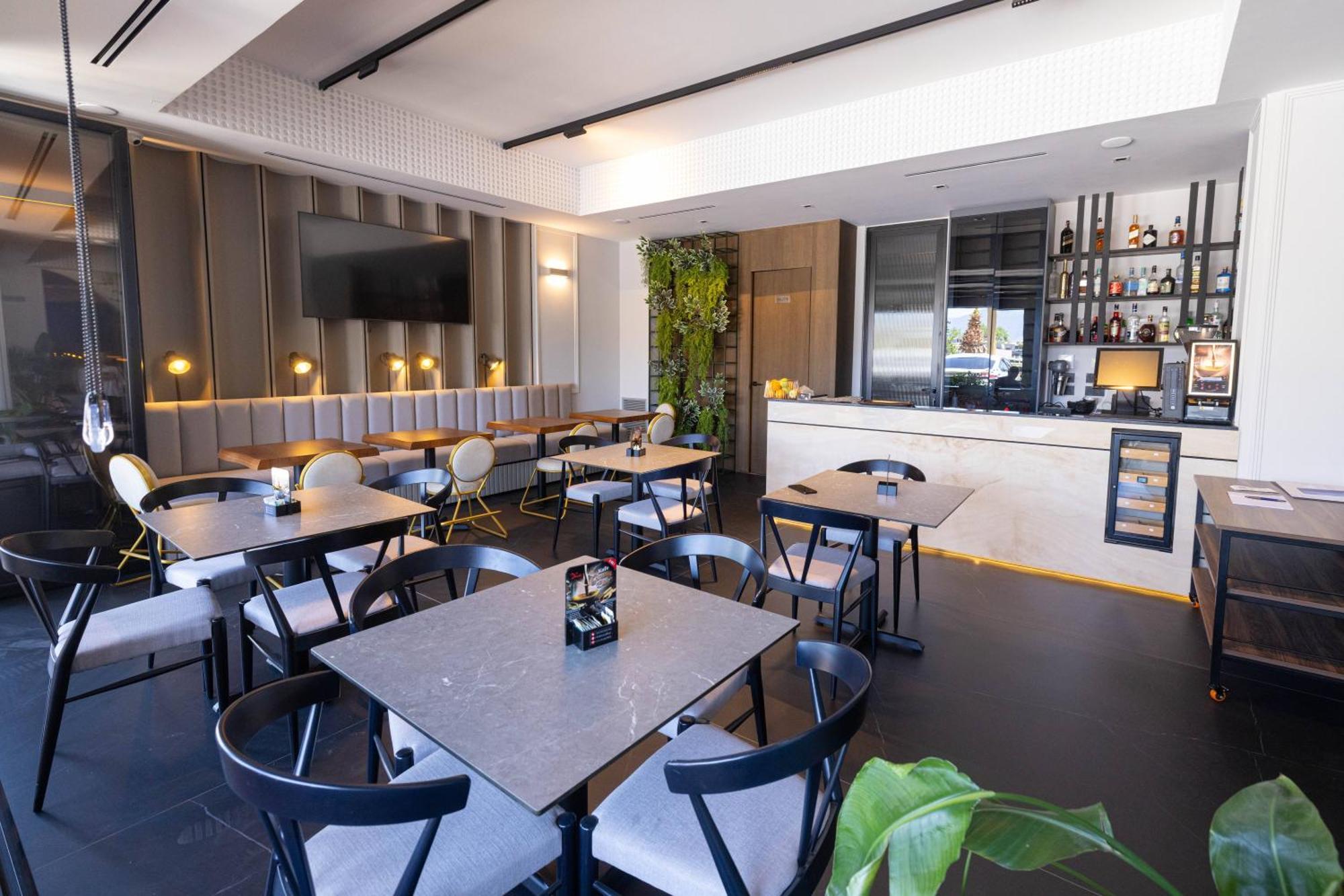 Diora'S Hotel And Apartments Vlorë Εξωτερικό φωτογραφία
