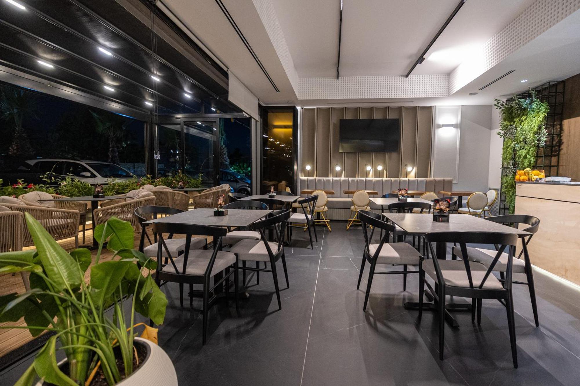 Diora'S Hotel And Apartments Vlorë Εξωτερικό φωτογραφία