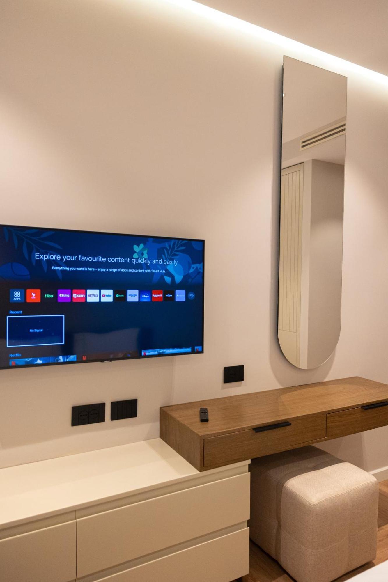 Diora'S Hotel And Apartments Vlorë Δωμάτιο φωτογραφία